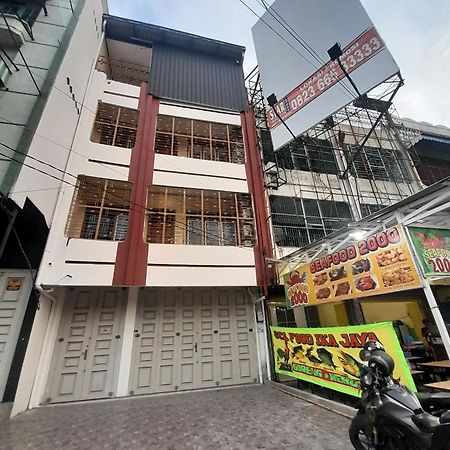 Oyo 93101 Al-Ainah Family Homestay Medan Exterior photo
