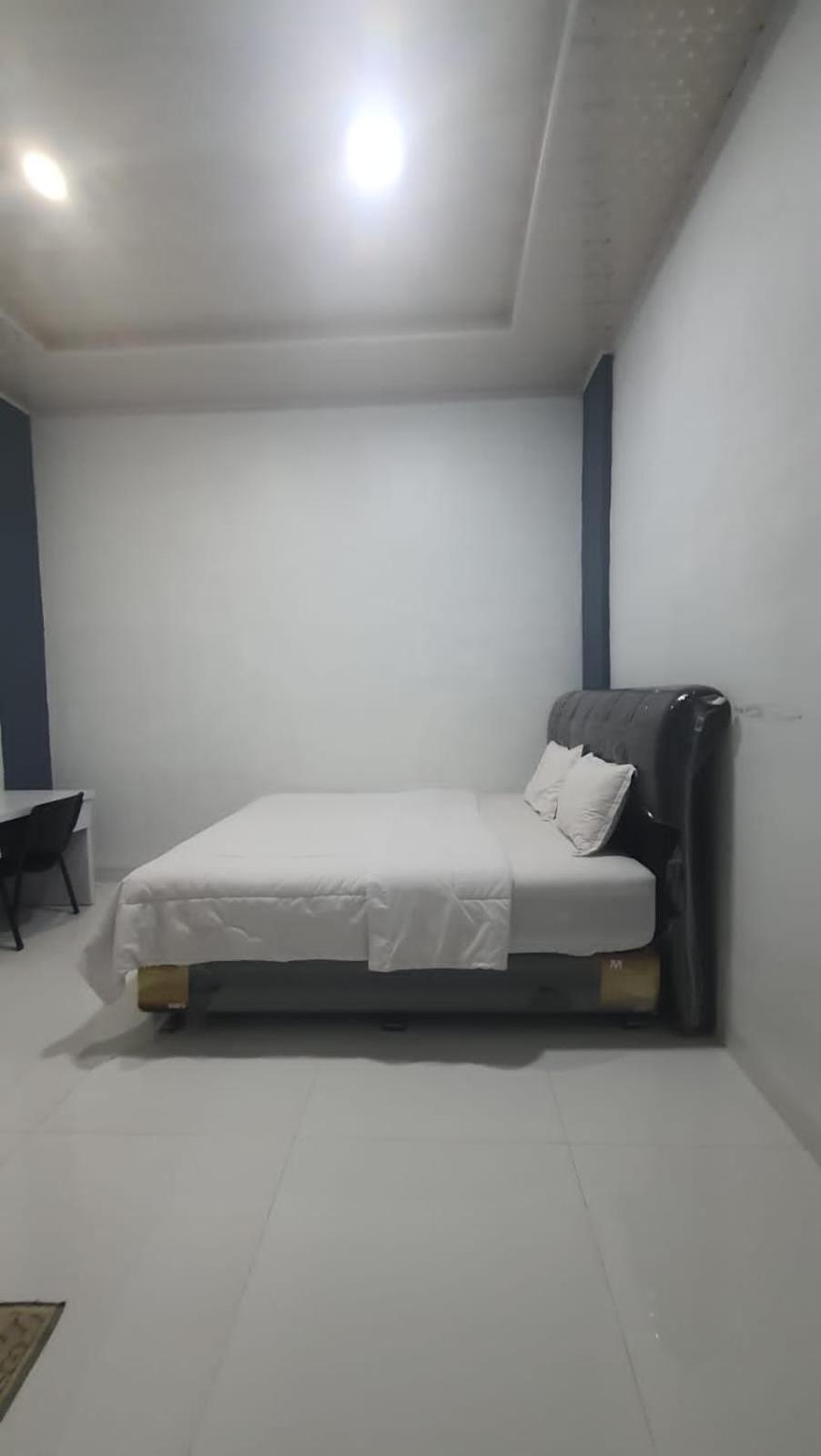 Oyo 93101 Al-Ainah Family Homestay Medan Exterior photo