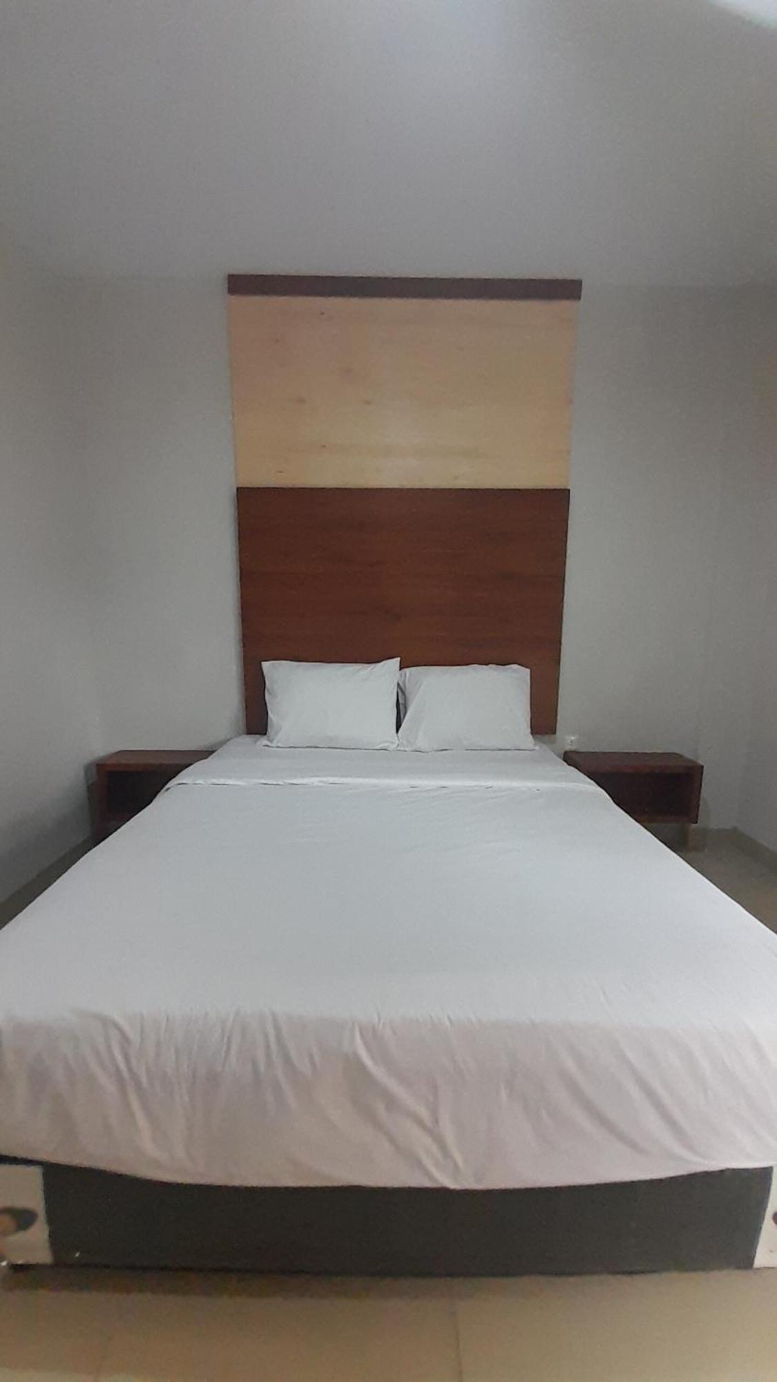 Oyo 93101 Al-Ainah Family Homestay Medan Exterior photo